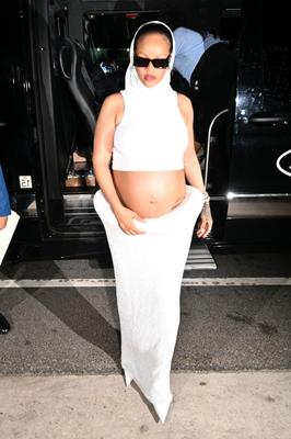 Pregnant RIHANNA Arrives at Giorgio Baldi in Santa Monica